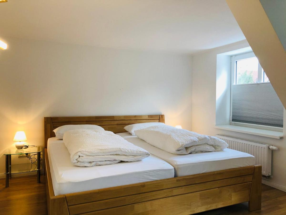 Altstadthus-Gemuetliches Ferienhaus Mit Gaertchen Friedrichstadt Bagian luar foto